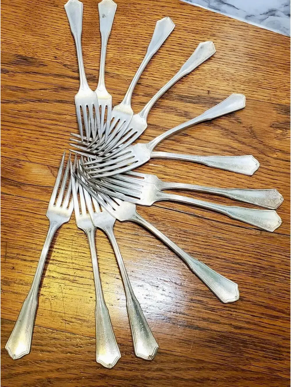 Exeter Oneida Community silverplate flatware, knives and forks, 24 pieces